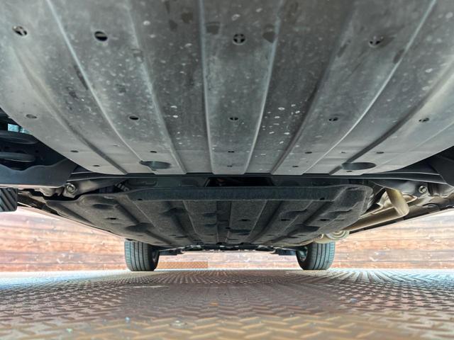 ヴェゼル ハイブリッドＺ・ホンダセンシング　バックカメラ　衝突被害軽減システム　レーダークルーズ　禁煙車　ドラレコ　コーナーセンサー　スマートキー　ＬＥＤヘッド　ビルトインＥＴＣ　純正１７インチアルミ　オートハイビーム　車線逸脱警報（19枚目）