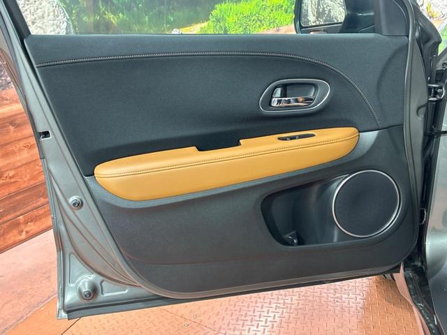 ヴェゼル ハイブリッドＺ・ホンダセンシング　バックカメラ　衝突被害軽減システム　レーダークルーズ　禁煙車　ドラレコ　コーナーセンサー　スマートキー　ＬＥＤヘッド　ビルトインＥＴＣ　純正１７インチアルミ　オートハイビーム　車線逸脱警報（51枚目）