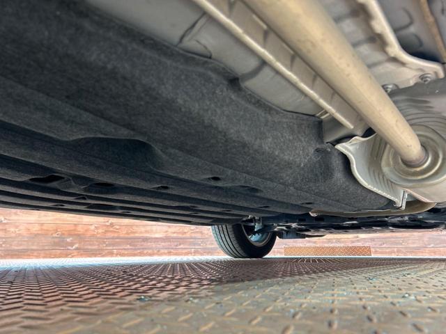 ヴェゼル ハイブリッドＺ・ホンダセンシング　バックカメラ　衝突被害軽減システム　レーダークルーズ　禁煙車　ドラレコ　コーナーセンサー　スマートキー　ＬＥＤヘッド　ビルトインＥＴＣ　純正１７インチアルミ　オートハイビーム　車線逸脱警報（58枚目）