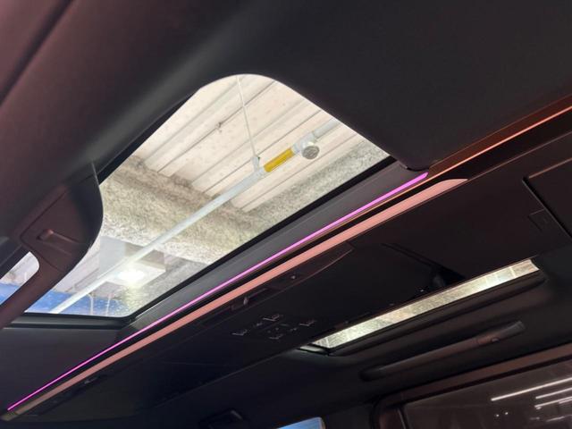 アルファードハイブリッド Ｚ　左右独立ムーンルーフ　フリップダウンモニター　純正１４インチディスプレイオーディオ　全周囲カメラ　トヨタチームメイト　デジタルインナーミラー　パワーバックドア　ブラインドスポットモニター（3枚目）