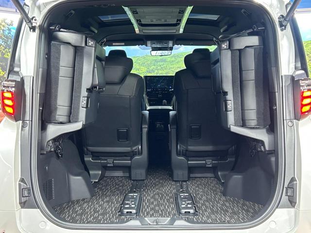 アルファードハイブリッド Ｚ　左右独立ムーンルーフ　フリップダウンモニター　純正１４インチディスプレイオーディオ　全周囲カメラ　トヨタチームメイト　デジタルインナーミラー　パワーバックドア　ブラインドスポットモニター（10枚目）