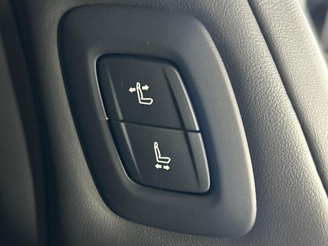 アルファードハイブリッド Ｚ　左右独立ムーンルーフ　フリップダウンモニター　純正１４インチディスプレイオーディオ　全周囲カメラ　トヨタチームメイト　デジタルインナーミラー　パワーバックドア　ブラインドスポットモニター（43枚目）