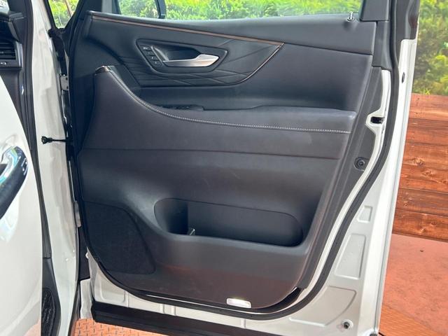 アルファードハイブリッド Ｚ　左右独立ムーンルーフ　フリップダウンモニター　純正１４インチディスプレイオーディオ　全周囲カメラ　トヨタチームメイト　デジタルインナーミラー　パワーバックドア　ブラインドスポットモニター（53枚目）