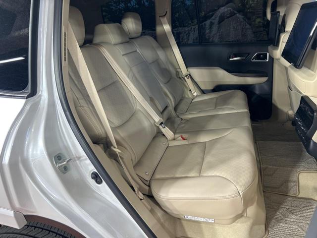 ランドクルーザー ＺＸ　モデリスタエアロ　サンルーフ　後席モニター　ＪＢＬサウンドシステム　１２．３インチナビ　ブラインドスポットモニター　全周囲カメラ　フルセグ　ＬＥＤヘッドライト　白革シート　純正２０インチアルミホイール（9枚目）