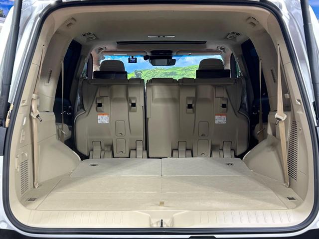 ランドクルーザー ＺＸ　モデリスタエアロ　サンルーフ　後席モニター　ＪＢＬサウンドシステム　１２．３インチナビ　ブラインドスポットモニター　全周囲カメラ　フルセグ　ＬＥＤヘッドライト　白革シート　純正２０インチアルミホイール（11枚目）