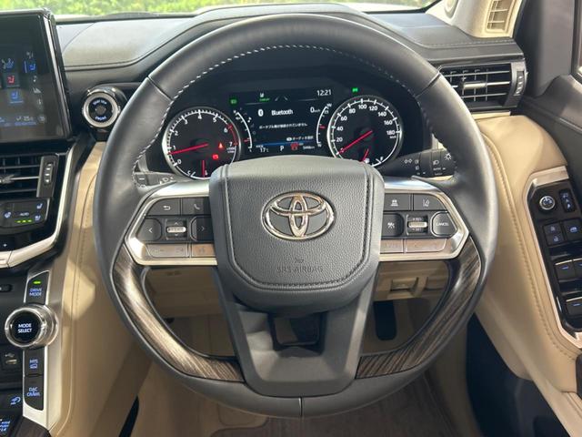 ランドクルーザー ＺＸ　モデリスタエアロ　サンルーフ　後席モニター　ＪＢＬサウンドシステム　１２．３インチナビ　ブラインドスポットモニター　全周囲カメラ　フルセグ　ＬＥＤヘッドライト　白革シート　純正２０インチアルミホイール（12枚目）