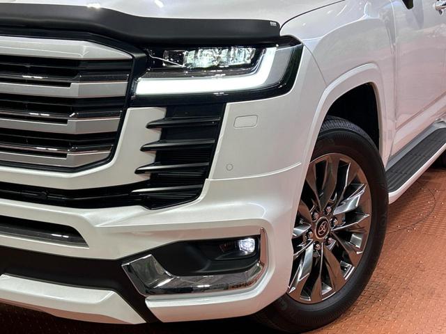 ランドクルーザー ＺＸ　モデリスタエアロ　サンルーフ　後席モニター　ＪＢＬサウンドシステム　１２．３インチナビ　ブラインドスポットモニター　全周囲カメラ　フルセグ　ＬＥＤヘッドライト　白革シート　純正２０インチアルミホイール（13枚目）