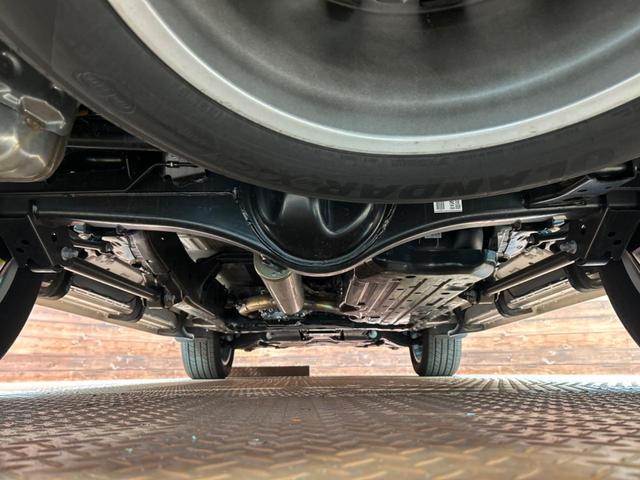 ランドクルーザー ＺＸ　モデリスタエアロ　サンルーフ　後席モニター　ＪＢＬサウンドシステム　１２．３インチナビ　ブラインドスポットモニター　全周囲カメラ　フルセグ　ＬＥＤヘッドライト　白革シート　純正２０インチアルミホイール（20枚目）