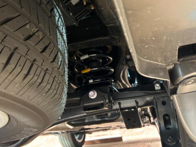 ランドクルーザー ＺＸ　モデリスタエアロ　サンルーフ　後席モニター　ＪＢＬサウンドシステム　１２．３インチナビ　ブラインドスポットモニター　全周囲カメラ　フルセグ　ＬＥＤヘッドライト　白革シート　純正２０インチアルミホイール（21枚目）