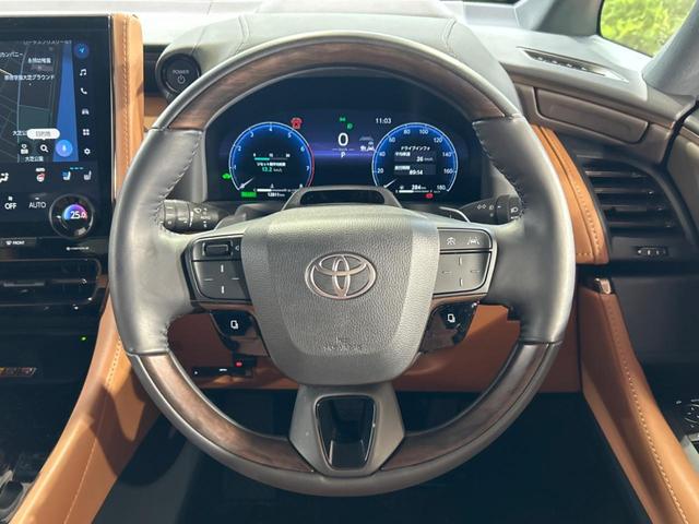 ヴェルファイアハイブリッド Ｚ　プレミア　ガラスルーフ　両側電動ドア　後席モニター　全周囲カメラ　１００Ｖ電源　衝突被害軽減システム　レーダークルーズ　禁煙車　電動リアゲート　レザーシート　前席シートエアコン　リアシートエアコン　ドラレコ（12枚目）