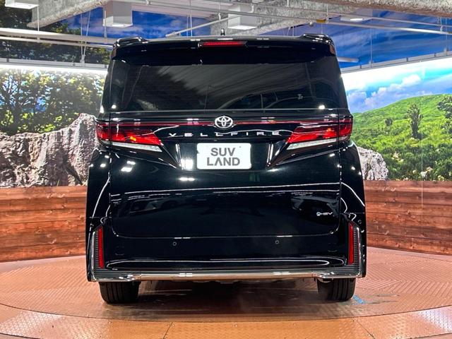 ヴェルファイアハイブリッド Ｚ　プレミア　ガラスルーフ　両側電動ドア　後席モニター　全周囲カメラ　１００Ｖ電源　衝突被害軽減システム　レーダークルーズ　禁煙車　電動リアゲート　レザーシート　前席シートエアコン　リアシートエアコン　ドラレコ（16枚目）