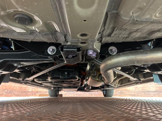 ヴェルファイアハイブリッド Ｚ　プレミア　ガラスルーフ　両側電動ドア　後席モニター　全周囲カメラ　１００Ｖ電源　衝突被害軽減システム　レーダークルーズ　禁煙車　電動リアゲート　レザーシート　前席シートエアコン　リアシートエアコン　ドラレコ（20枚目）