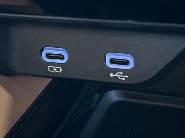 ヴェルファイアハイブリッド Ｚ　プレミア　ガラスルーフ　両側電動ドア　後席モニター　全周囲カメラ　１００Ｖ電源　衝突被害軽減システム　レーダークルーズ　禁煙車　電動リアゲート　レザーシート　前席シートエアコン　リアシートエアコン　ドラレコ（38枚目）