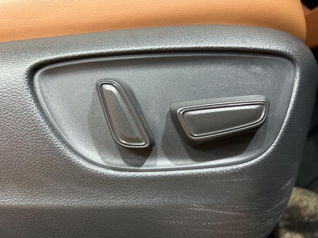 ヴェルファイアハイブリッド Ｚ　プレミア　ガラスルーフ　両側電動ドア　後席モニター　全周囲カメラ　１００Ｖ電源　衝突被害軽減システム　レーダークルーズ　禁煙車　電動リアゲート　レザーシート　前席シートエアコン　リアシートエアコン　ドラレコ（42枚目）