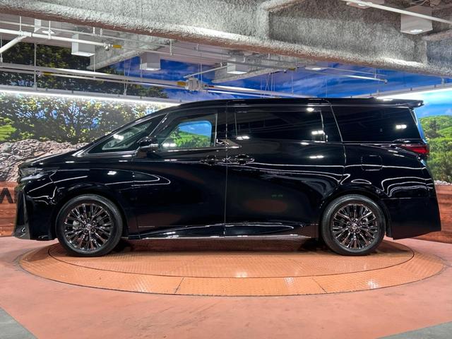 ヴェルファイアハイブリッド Ｚ　プレミア　ガラスルーフ　両側電動ドア　後席モニター　全周囲カメラ　１００Ｖ電源　衝突被害軽減システム　レーダークルーズ　禁煙車　電動リアゲート　レザーシート　前席シートエアコン　リアシートエアコン　ドラレコ（68枚目）