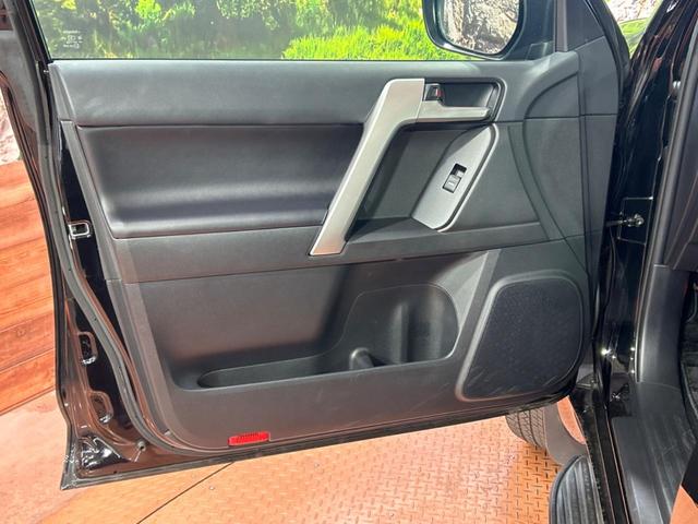 ランドクルーザープラド ＴＸ　Ｌパッケージ　マットブラックエディション　４ＷＤ　サンルーフ　全周囲カメラ　衝突被害軽減システム　レーダークルーズ　禁煙車　レザーシート　前席シートエアコン　ドラレコ　コーナーセンサー　スマートキー　ＬＥＤヘッド　ルーフレール　ＥＴＣ２．０（53枚目）