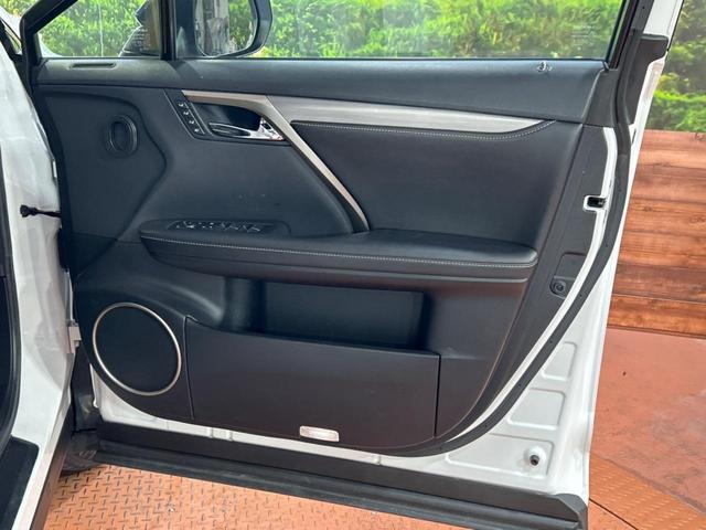 ＲＸ ＲＸ４５０ｈ　Ｆスポーツ　サンルーフ　純正１２．３インチナビ　全周囲カメラ　１００Ｖ電源　衝突被害軽減システム　レーダークルーズ　禁煙車　電動リアゲート　黒レザーシート　前席シートエアコン　ドラレコ　コーナーセンサー（52枚目）