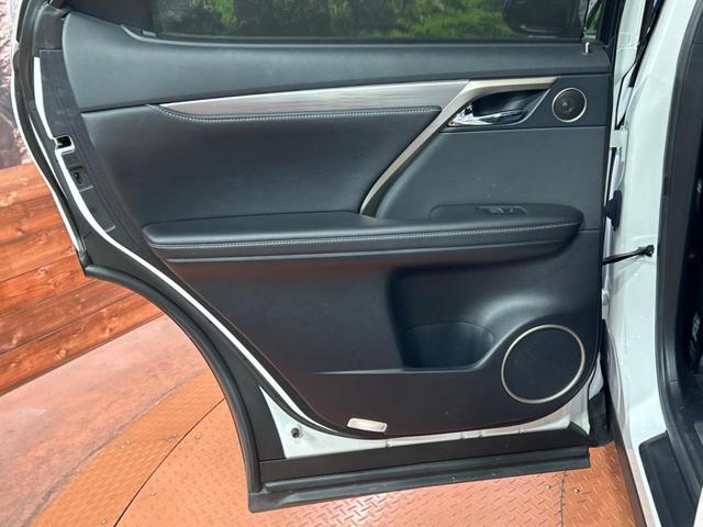 ＲＸ ＲＸ４５０ｈ　Ｆスポーツ　サンルーフ　純正１２．３インチナビ　全周囲カメラ　１００Ｖ電源　衝突被害軽減システム　レーダークルーズ　禁煙車　電動リアゲート　黒レザーシート　前席シートエアコン　ドラレコ　コーナーセンサー（54枚目）