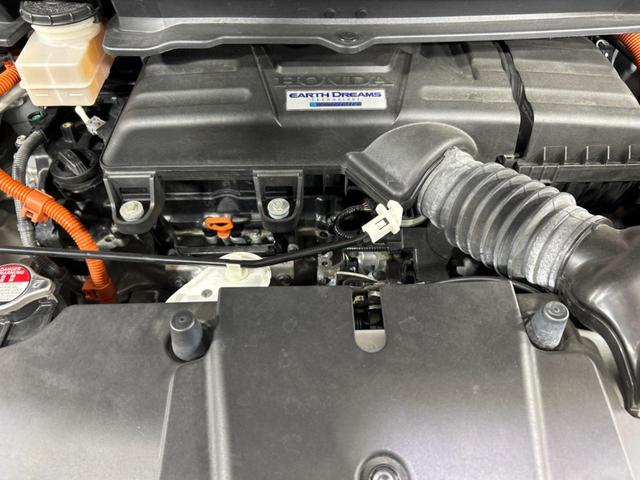 ステップワゴンスパーダ ｅ：ＨＥＶスパーダ　Ｇ・ＥＸ　ホンダセンシング　純正ナビ　バックカメラ　ホンダセンシング　禁煙車　アダプティブクルーズコントロール　ＥＴＣ　ドライブレコーダー　両側電動スライドドア　ＬＥＤヘッドライト　純正１６インチアルミホイール（18枚目）