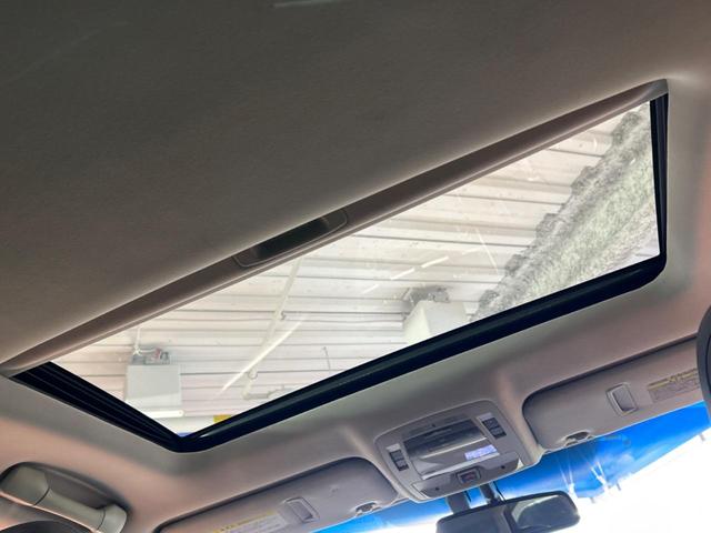 ＲＸ ＲＸ４５０ｈ　バージョンＬ　サンルーフ　純正ＳＤナビ　バックカメラ　１００Ｖ電源　禁煙車　電動リアゲート　レザーシート　前席シートエアコン　コーナーセンサー　スマートキー　ＬＥＤヘッド　ビルトインＥＴＣ　クルコン（3枚目）