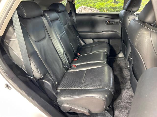 ＲＸ ＲＸ４５０ｈ　バージョンＬ　サンルーフ　純正ＳＤナビ　バックカメラ　１００Ｖ電源　禁煙車　電動リアゲート　レザーシート　前席シートエアコン　コーナーセンサー　スマートキー　ＬＥＤヘッド　ビルトインＥＴＣ　クルコン（9枚目）