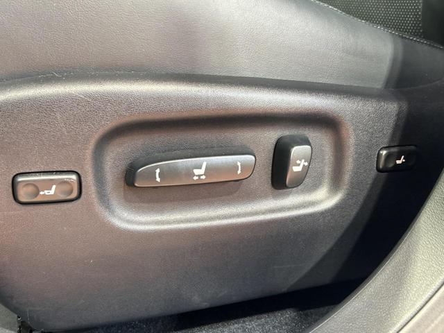 ＲＸ ＲＸ４５０ｈ　バージョンＬ　サンルーフ　純正ＳＤナビ　バックカメラ　１００Ｖ電源　禁煙車　電動リアゲート　レザーシート　前席シートエアコン　コーナーセンサー　スマートキー　ＬＥＤヘッド　ビルトインＥＴＣ　クルコン（30枚目）