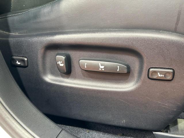 ＲＸ ＲＸ４５０ｈ　バージョンＬ　サンルーフ　純正ＳＤナビ　バックカメラ　１００Ｖ電源　禁煙車　電動リアゲート　レザーシート　前席シートエアコン　コーナーセンサー　スマートキー　ＬＥＤヘッド　ビルトインＥＴＣ　クルコン（31枚目）