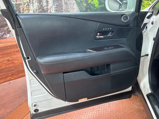 ＲＸ ＲＸ４５０ｈ　バージョンＬ　サンルーフ　純正ＳＤナビ　バックカメラ　１００Ｖ電源　禁煙車　電動リアゲート　レザーシート　前席シートエアコン　コーナーセンサー　スマートキー　ＬＥＤヘッド　ビルトインＥＴＣ　クルコン（47枚目）