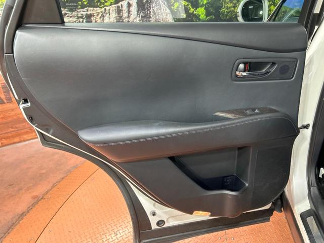 ＲＸ ＲＸ４５０ｈ　バージョンＬ　サンルーフ　純正ＳＤナビ　バックカメラ　１００Ｖ電源　禁煙車　電動リアゲート　レザーシート　前席シートエアコン　コーナーセンサー　スマートキー　ＬＥＤヘッド　ビルトインＥＴＣ　クルコン（49枚目）