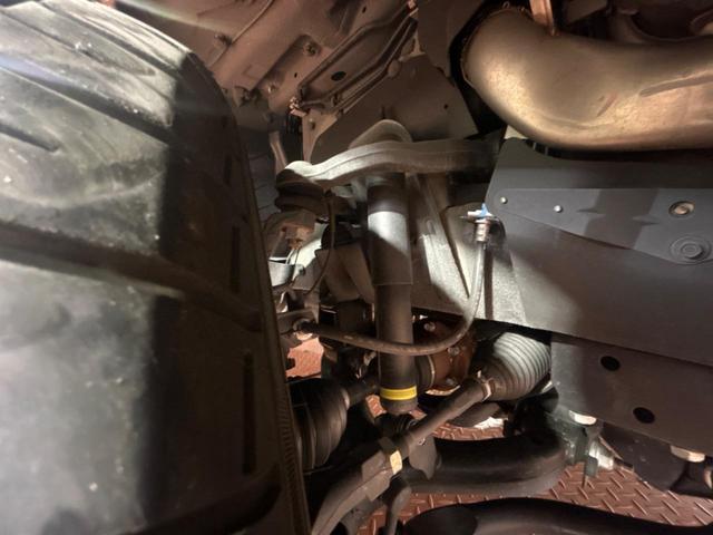 キャラバン ロンググランドプレミアムＧＸ　４ＷＤ　ディーゼル仕様　純正ナビ　全周囲カメラ　デジタルインナーミラー　ドラレコ　ｂｌｕｅｔｏｏｔｈ接続　ＬＥＤヘッド　スマートキー　ＥＴＣ　ハーフレザーシート　フルセグＴＶ　オートエアコン（20枚目）