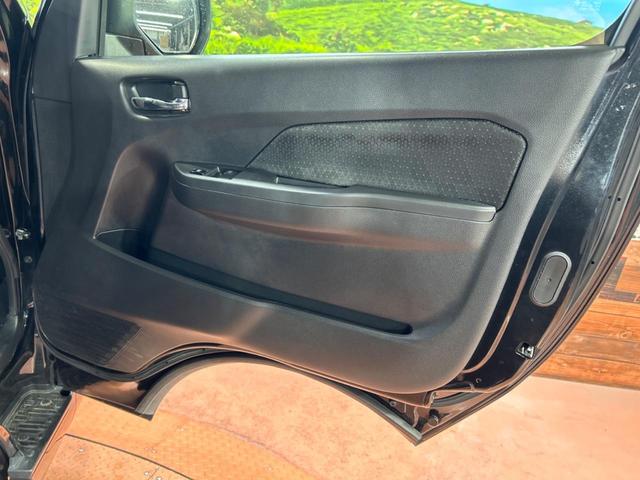 キャラバン ロンググランドプレミアムＧＸ　４ＷＤ　ディーゼル仕様　純正ナビ　全周囲カメラ　デジタルインナーミラー　ドラレコ　ｂｌｕｅｔｏｏｔｈ接続　ＬＥＤヘッド　スマートキー　ＥＴＣ　ハーフレザーシート　フルセグＴＶ　オートエアコン（39枚目）