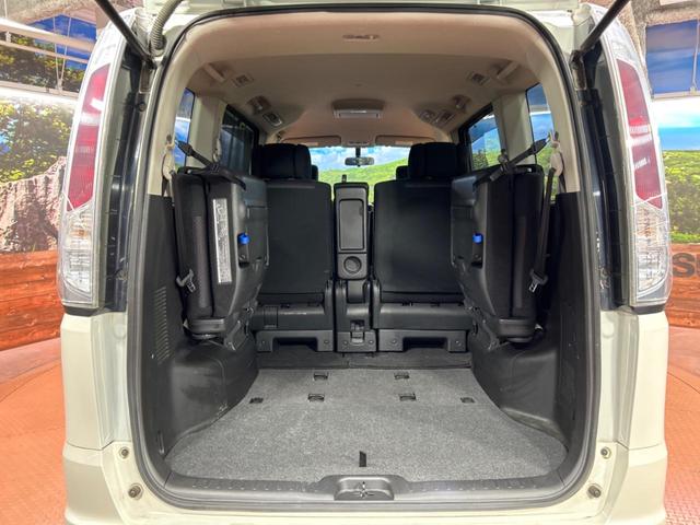 セレナ ハイウェイスター Vセレクション 禁煙車 両側電動スライドドア SDナビ 後席モニター バックカメラ スマートキー HIDヘッド ETC クルコン 純正16インチアルミ オートライト オートエアコン CD DVD再生 フルセグ(11枚目)