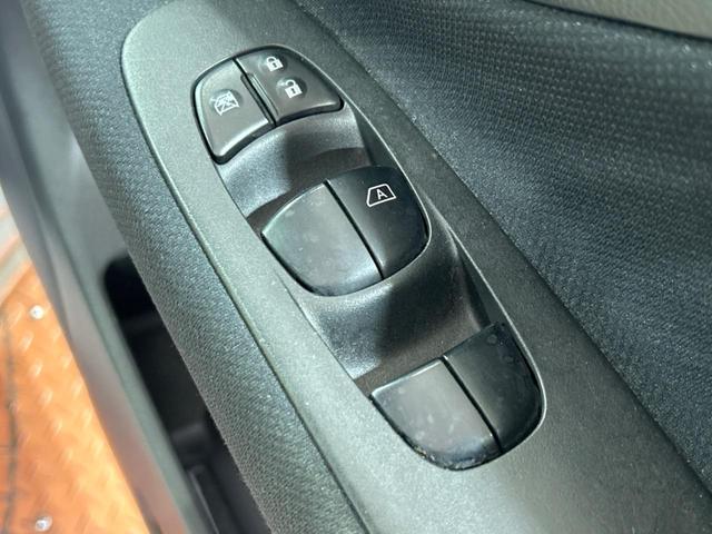 セレナ ハイウェイスター Vセレクション 禁煙車 両側電動スライドドア SDナビ 後席モニター バックカメラ スマートキー HIDヘッド ETC クルコン 純正16インチアルミ オートライト オートエアコン CD DVD再生 フルセグ(21枚目)