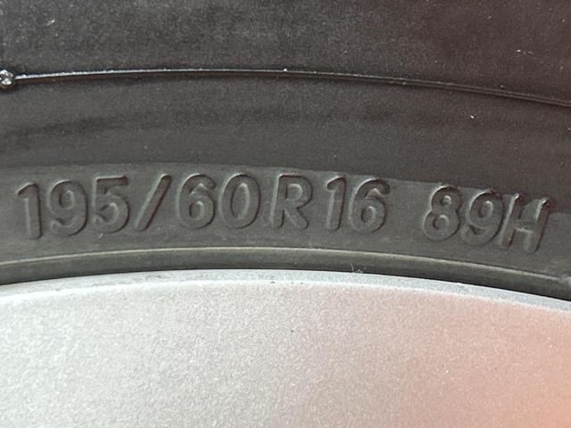 セレナ ハイウェイスター Vセレクション 禁煙車 両側電動スライドドア SDナビ 後席モニター バックカメラ スマートキー HIDヘッド ETC クルコン 純正16インチアルミ オートライト オートエアコン CD DVD再生 フルセグ(25枚目)