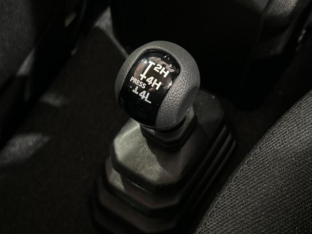 ジムニー XC 届出済み未使用車 4WD セーフティサポート クルーズコントロール 前席シートヒーター コーナーセンサー LEDヘッド スマートキー ヒルディセントコントロール 横滑り防止装置 電動格納ミラー(3枚目)