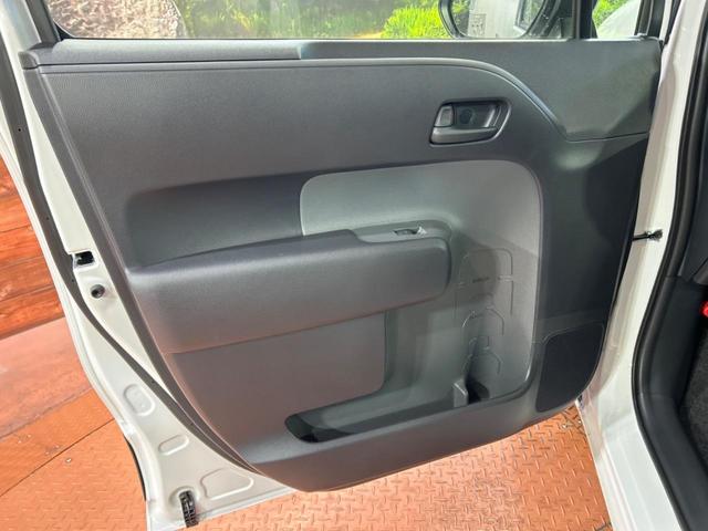 シエンタ ハイブリッドX 登録済未使用車 電動スライドドア トヨタセーフティセンス レーダークルーズ コーナーセンサー スマートキー LEDヘッド オートハイビーム 車線逸脱警報 オートライト オートエアコン(45枚目)