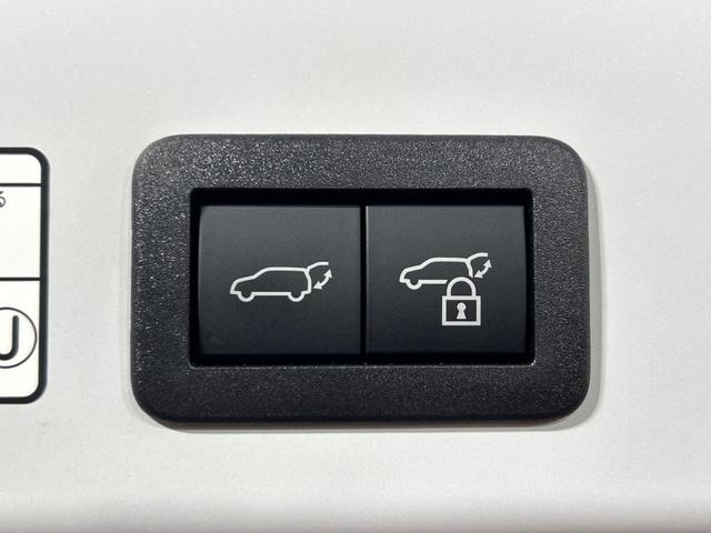 カローラクロス ハイブリッド Z ガラスルーフ モデリスタエアロ 純正10.5インチディスプレイオーディオ バックカメラ トヨタセーフティセンス 禁煙車 レーダークルーズ ブラインドスポットモニター ETC フルセグ(42枚目)