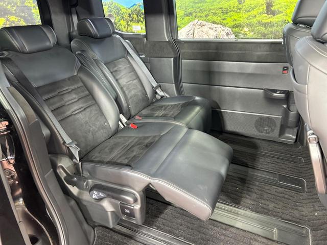 ステップワゴン ｅ：ＨＥＶスパーダ　プレミアムライン　純正１１インチナビ　ホンダセンシング　ブラインドスポットモニター　アダプティブクルーズコントロール　ＬＥＤヘッドライト　両側電動スライドドア　パワーバックドア　前席中列シートヒーター　ＥＴＣ（8枚目）