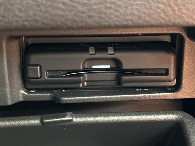 セレナ e-パワー ハイウェイスターV フリップダウンモニター 純正9インチナビ アラウンドビューモニター プロパイロット ブラインドスポットモニター 両側電動スライドドア LEDヘッドライト ETC インテリジェントルームミラー(21枚目)