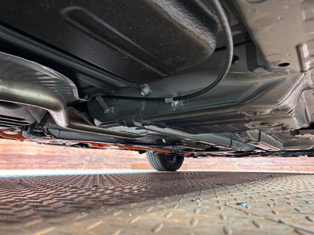 シエンタ ハイブリッドＺ　トヨタセーフティセンス　禁煙車　純正１０．５インチディスプレイオーディオ　全周囲カメラ　レーダークルーズ　ブラインドスポットモニター　ＬＥＤヘッドライト　ＥＴＣ　フルセグ　Ｂｌｕｅｔｏｏｔｈ再生（52枚目）