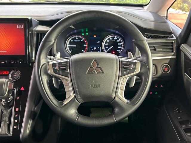 デリカD:5 アーバンギア G パワーパッケージ 4WD ターボ ディーゼル 純正10型ナビ 両側電動スライドドア 全周囲カメラ ブラインドスポットモニター 電動リアゲート 100V電源 e-Assist レーダークルーズ 禁煙車 パワーシート(12枚目)