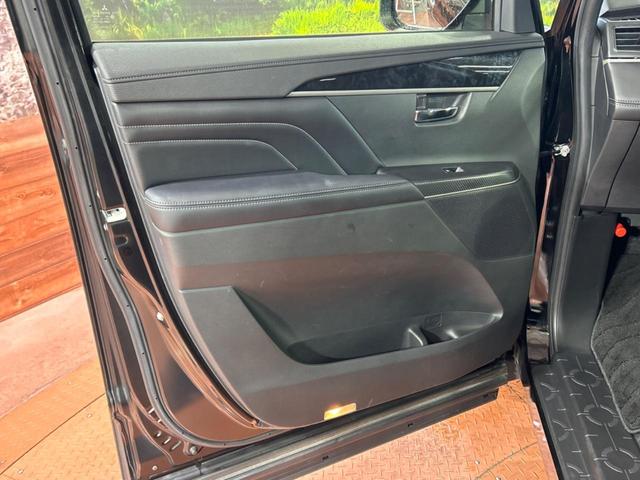 デリカD:5 アーバンギア G パワーパッケージ 4WD ターボ ディーゼル 純正10型ナビ 両側電動スライドドア 全周囲カメラ ブラインドスポットモニター 電動リアゲート 100V電源 e-Assist レーダークルーズ 禁煙車 パワーシート(59枚目)