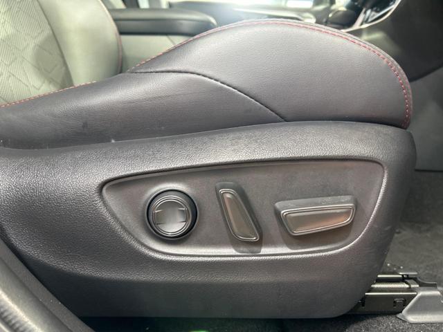 RAV4 アドベンチャー オフロードパッケージII 純正10.5インチディスプレイオーディオ デジタルインナーミラー ドラレコ 全周囲カメラ トヨタセーフティセンス 禁煙車 レーダークルーズ ブラインドスポットモニター シートベンチレーション ETC(29枚目)