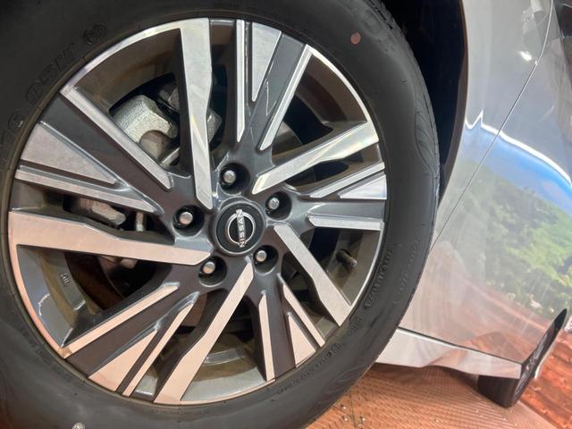 セレナ e-パワー オーテック ディーラーオプション9インチナビ 禁煙車 両側電動スライドドア アラウンドビューモニター フリップダウンモニター プロパイロット ステアリングヒーター インテリジェントルームミラー ETC2.0(14枚目)