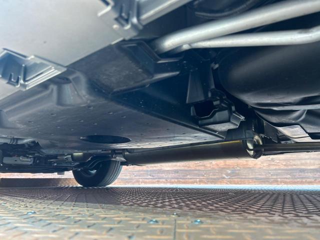 セレナ e-パワー オーテック ディーラーオプション9インチナビ 禁煙車 両側電動スライドドア アラウンドビューモニター フリップダウンモニター プロパイロット ステアリングヒーター インテリジェントルームミラー ETC2.0(22枚目)