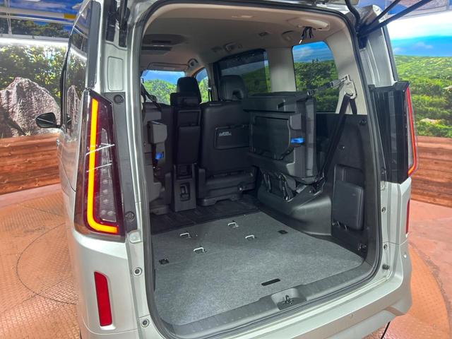 セレナ e-パワー オーテック ディーラーオプション9インチナビ 禁煙車 両側電動スライドドア アラウンドビューモニター フリップダウンモニター プロパイロット ステアリングヒーター インテリジェントルームミラー ETC2.0(51枚目)