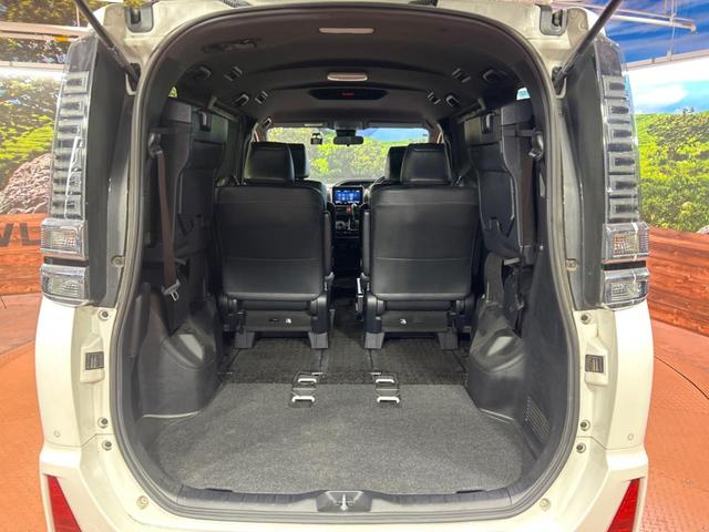 ヴォクシー ZS 煌III 純正9インチナビ トヨタセーフティセンス 禁煙車 クルーズコントロール LEDヘッドライト 両側電動スライドドア フルセグ Bluetooth ETC ドライブレコーダー アイドリングストップ(10枚目)