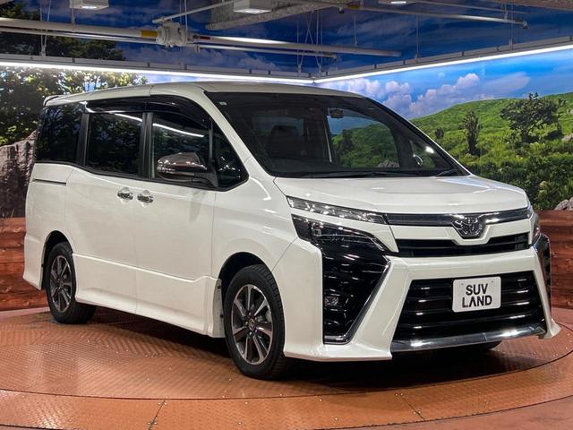 ヴォクシー ZS 煌III 純正9インチナビ トヨタセーフティセンス 禁煙車 クルーズコントロール LEDヘッドライト 両側電動スライドドア フルセグ Bluetooth ETC ドライブレコーダー アイドリングストップ(16枚目)