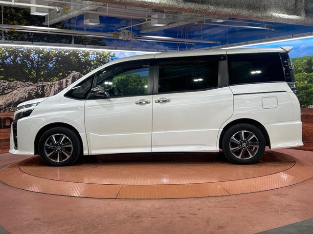 ヴォクシー ZS 煌III 純正9インチナビ トヨタセーフティセンス 禁煙車 クルーズコントロール LEDヘッドライト 両側電動スライドドア フルセグ Bluetooth ETC ドライブレコーダー アイドリングストップ(30枚目)