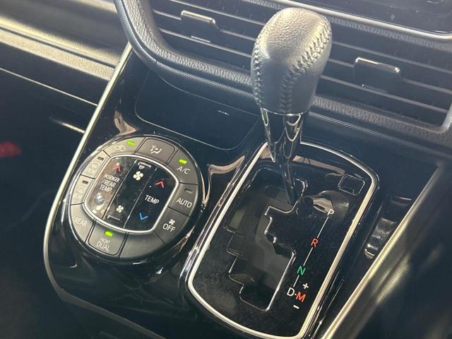 ヴォクシー ZS 煌III 純正9インチナビ トヨタセーフティセンス 禁煙車 クルーズコントロール LEDヘッドライト 両側電動スライドドア フルセグ Bluetooth ETC ドライブレコーダー アイドリングストップ(44枚目)